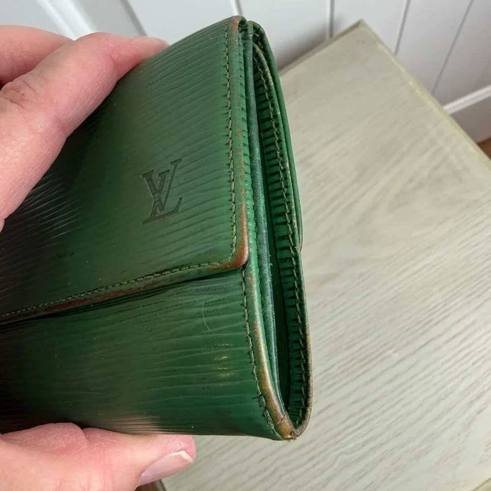 Louis Vuitton Epi Green Elise double side Wallet *Authentic*